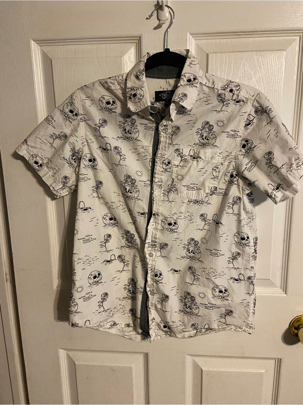 Eighty Eight White Short-Sleeve Button-Up Shirt with Black Skull Print